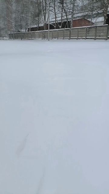 вот и зима в ЖКХ,чистим вход в подвалы смотреть онлайн