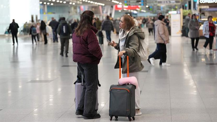 В аэропорту Внуково введены временные ограничения на полеты смотреть онлайн