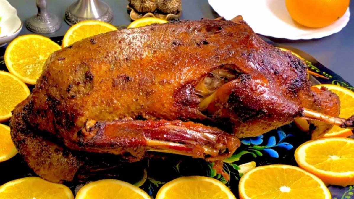 Праздничный рецепт утки для всей семьи! Любимая утка из детства! смотреть онлайн