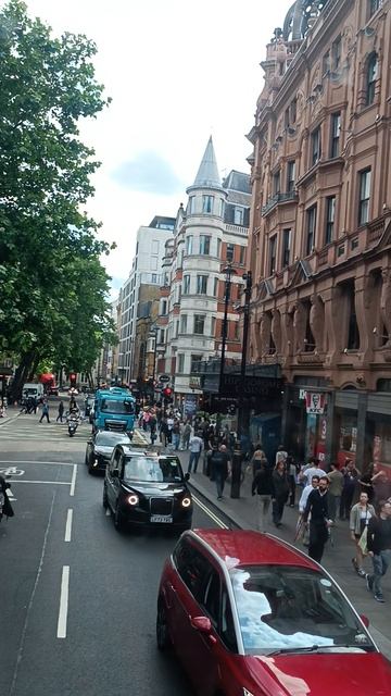 Улица Чэринг Кросс, Лондон, Англия (Charing Cross Road, London, England)