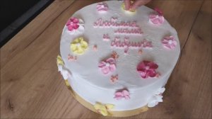 Простое оформление торта Нежные цветы