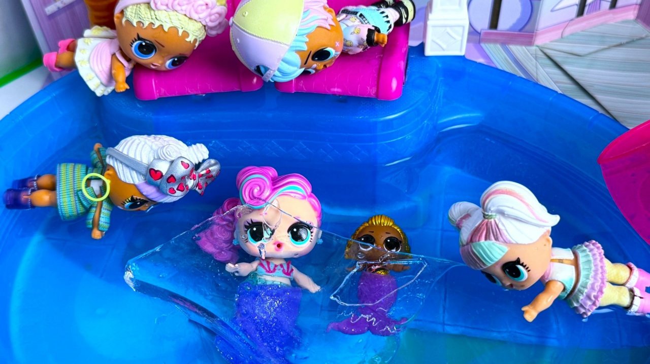 КАК СПАСТИ РУСАЛОЧЕК🧜♀️😱 ИЗ ЛЕДЯНОГО БАССЕЙНА💦 куклы ЛОЛ сюрприз мультик смотреть онлайн