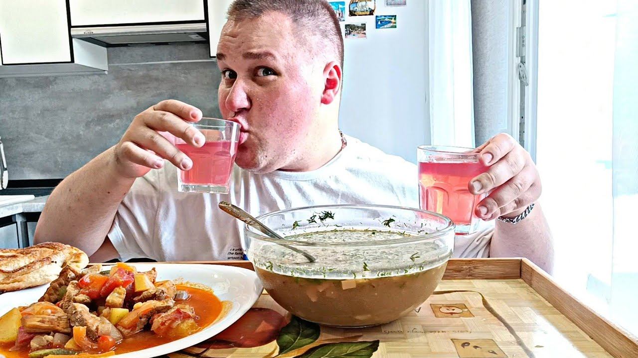 МУКБАНГ ОКРОШКА, АЗУ и булочка с компотом / ОБЖОР азу по-татарски / MUKBANG ASMR смотреть онлайн