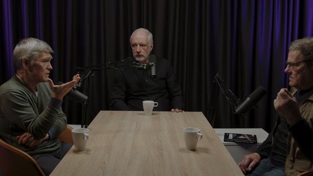 Семихатов, Сурдин и Штерн устремляются к звёздам смотреть онлайн