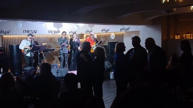 21-12-2025 москва бард клуб гнездо глухаря концерт виа здравствуй песня часть-5 смотреть онлайн