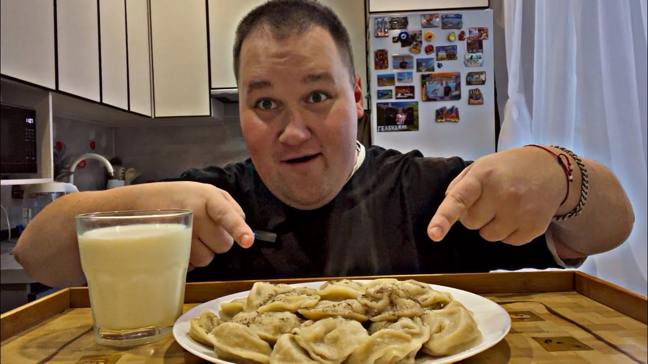 МУКБАНГ ПЕЛЬМЕНИ / ОБЖОР ПЕЛЬМЕНИ домашние с молоком / MUKBANG ASMR смотреть онлайн