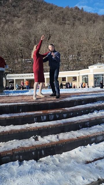 Танец Бачата в горах смотреть онлайн