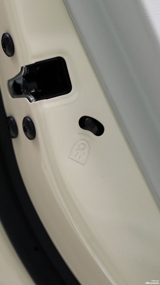 Geely Xingyuan - Инструкция по использованию интерфейса блокировки/установки детского автокресла