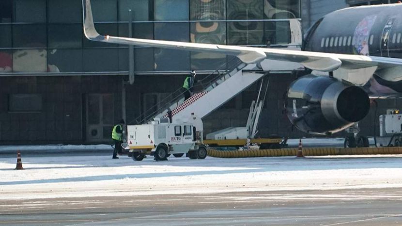 В аэропорту Внуково сняли временные ограничения на полеты смотреть онлайн