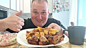 МУКБАНГ КАРТОШКА ЗАПЕЧЁННАЯ С МЯСОМ / ОБЖОР ШАШЛЫК и салат из овощей / MUKBANG ASMR