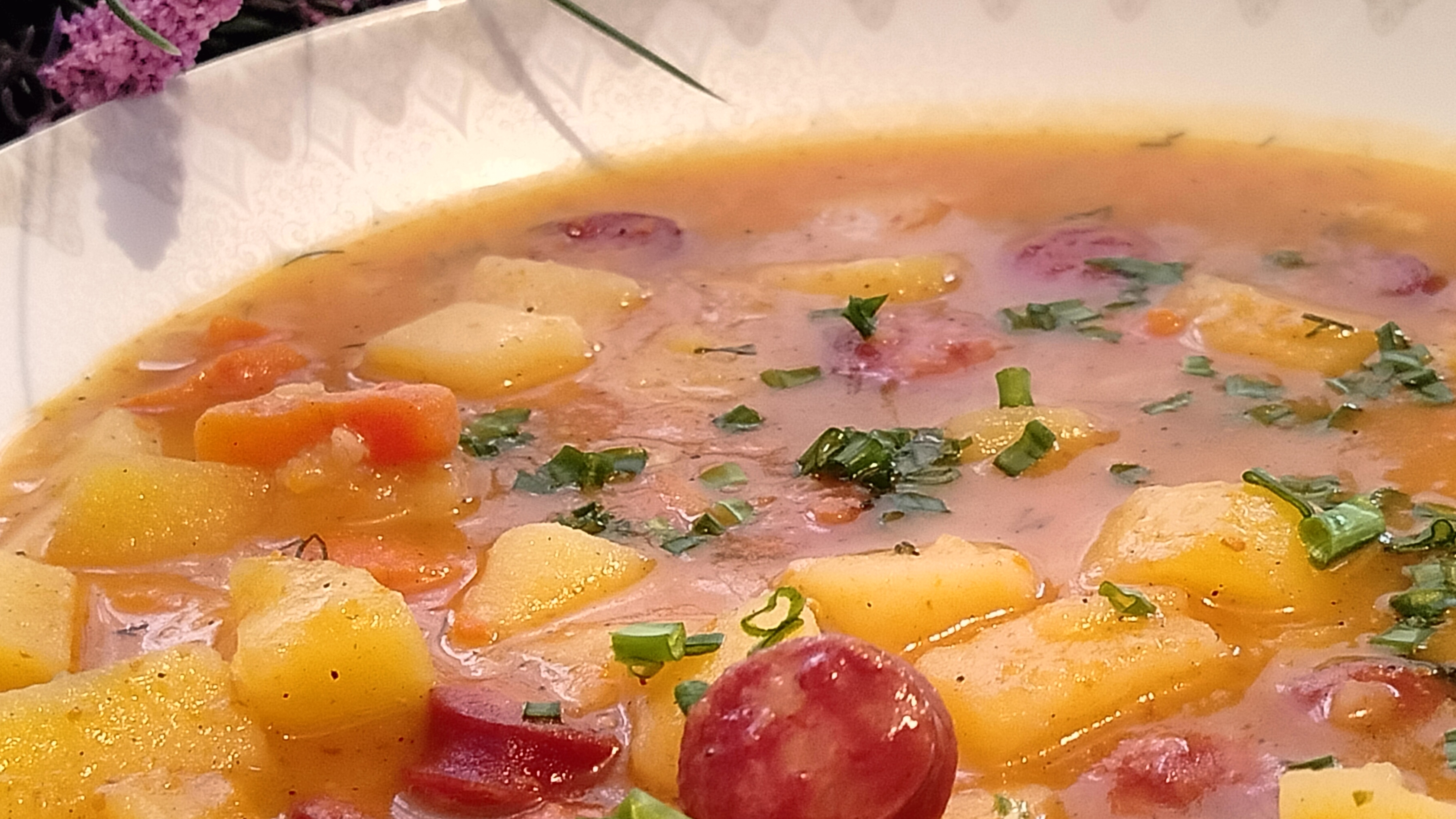 КАРТОФЕЛЬНЫЙ СУП ПО-ДЕРЕВЕНСКИ. НЕ МОДНЫЙ, НО НАСТОЯЩИЙ смотреть онлайн