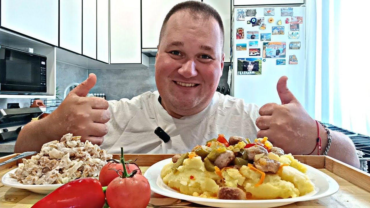 МУКБАНГ ФРИКАДЕЛЬКИ с пюре, грибы лисички со сметаной / ОБЖОР пюре с фрикадельками / MUKBANG ASMR смотреть онлайн