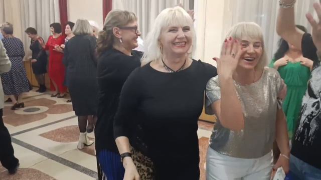 4 января.Девушка,я не танцую.... смотреть онлайн