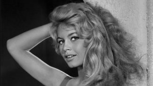 6.23   92,9Мб    Юсуф КАРШ   Великие люди XX века (фотопортреты)   Январь 2026