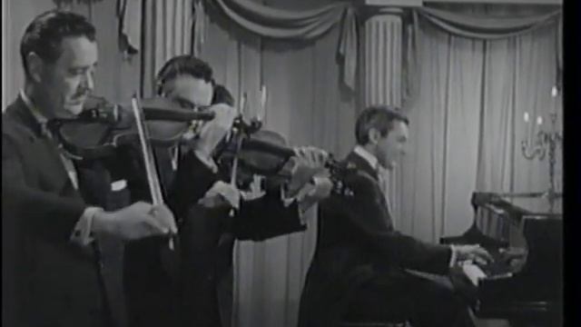 Liberace playing Dizzy Fingers