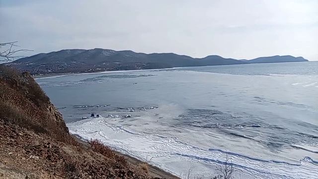 Ветер гонит ледяную шугу смотреть онлайн