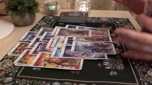 Говорил ли он о вас с друзьями? Таро онлайн гадание