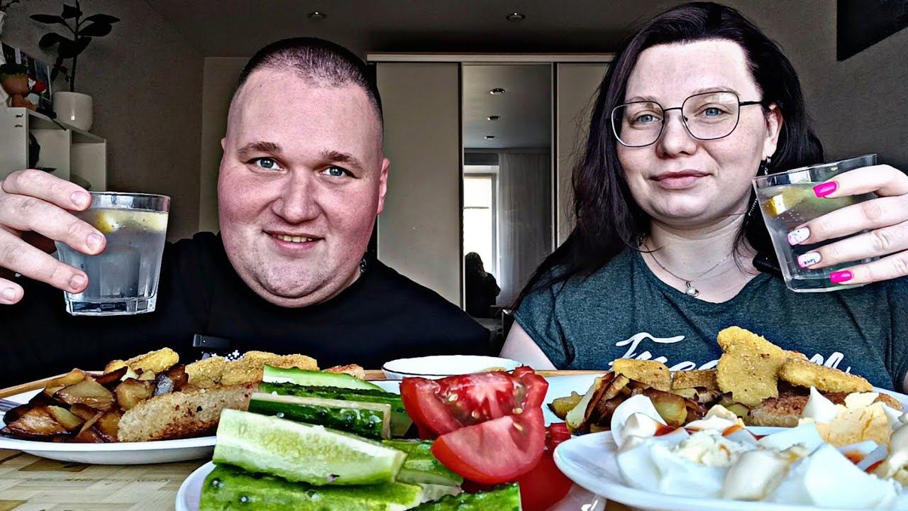 МУКБАНГ ЖАРЕНАЯ КАРТОШКА, наггетсы и рыбная котлета / ОБЖОР наггетсы, овощи / MUKBANG ASMR смотреть онлайн