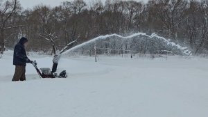 Снегоуборщик Huter SGC 4800В, нулевая температура воздуха.