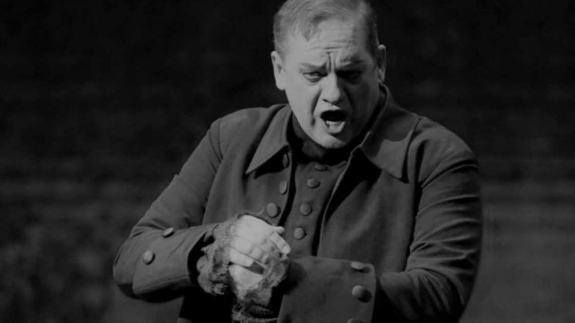 Умер заслуженный артист России Роман Улыбин смотреть онлайн