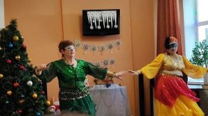 Пенсионерки жгут, танец!