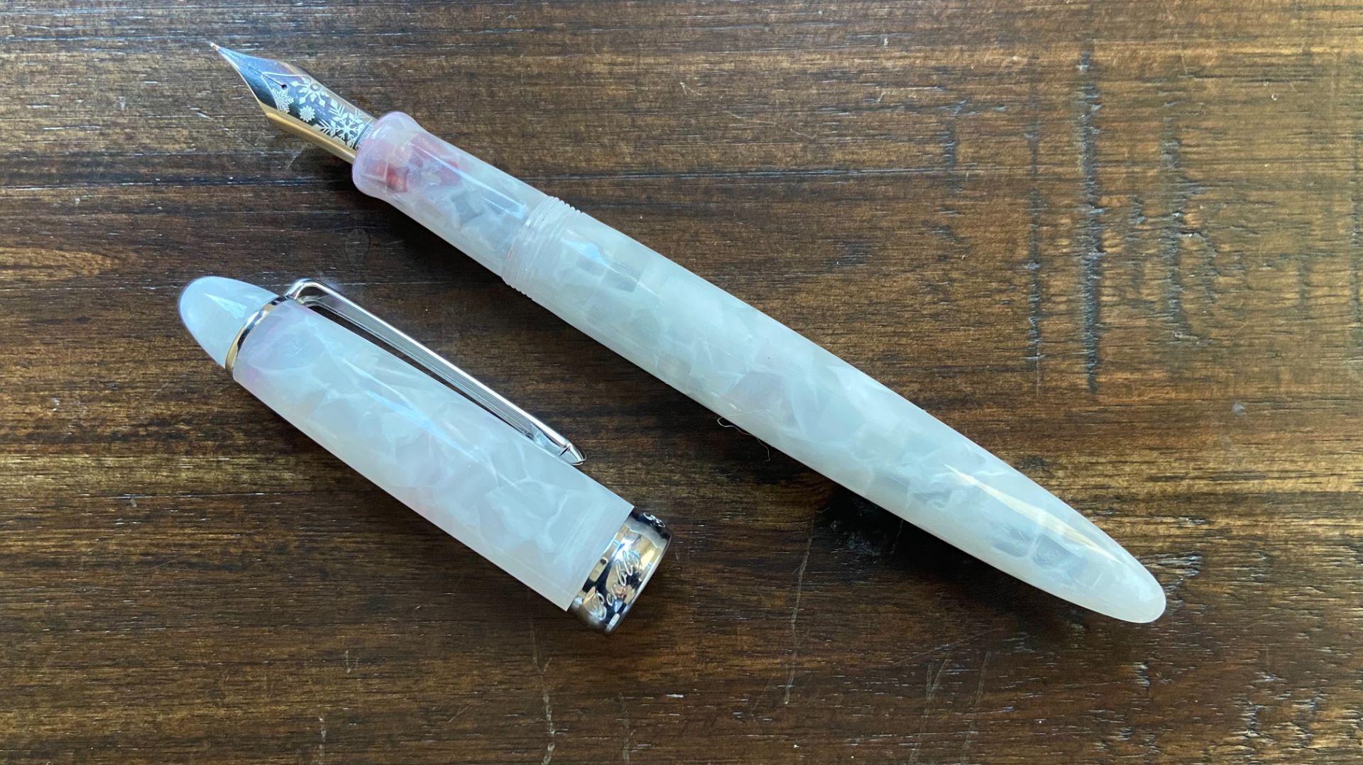 Перьевая ручка PenBBS 308 Snow с пером F смотреть онлайн