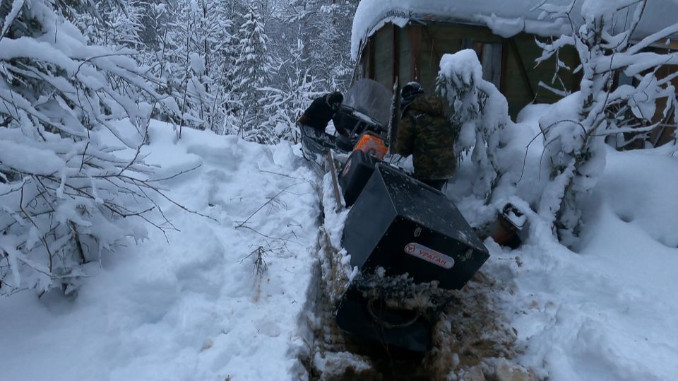 Застряли в болоте. С детьми по среди ТАЙГИ. -25⁰С Рама от трелёвочника в очереди на металлобазу. смотреть онлайн