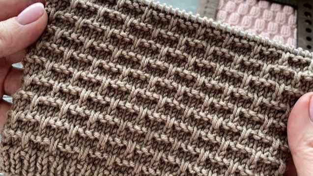 Простой узор спицами Кирпичики смотреть онлайн