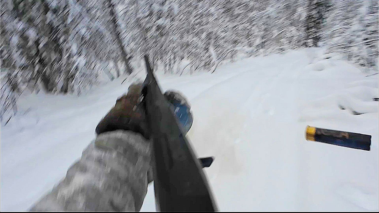 ОХОТА НА БОРОВУЮ ДИЧЬ С ЛУНОК / СЕГОДНЯ ОДНИ СЕРЫЕ ОСОБИ КАК НАЗЛО / ОДНУ ВЗЯЛ К НОВОГОДНЕМУ СТОЛУ смотреть онлайн