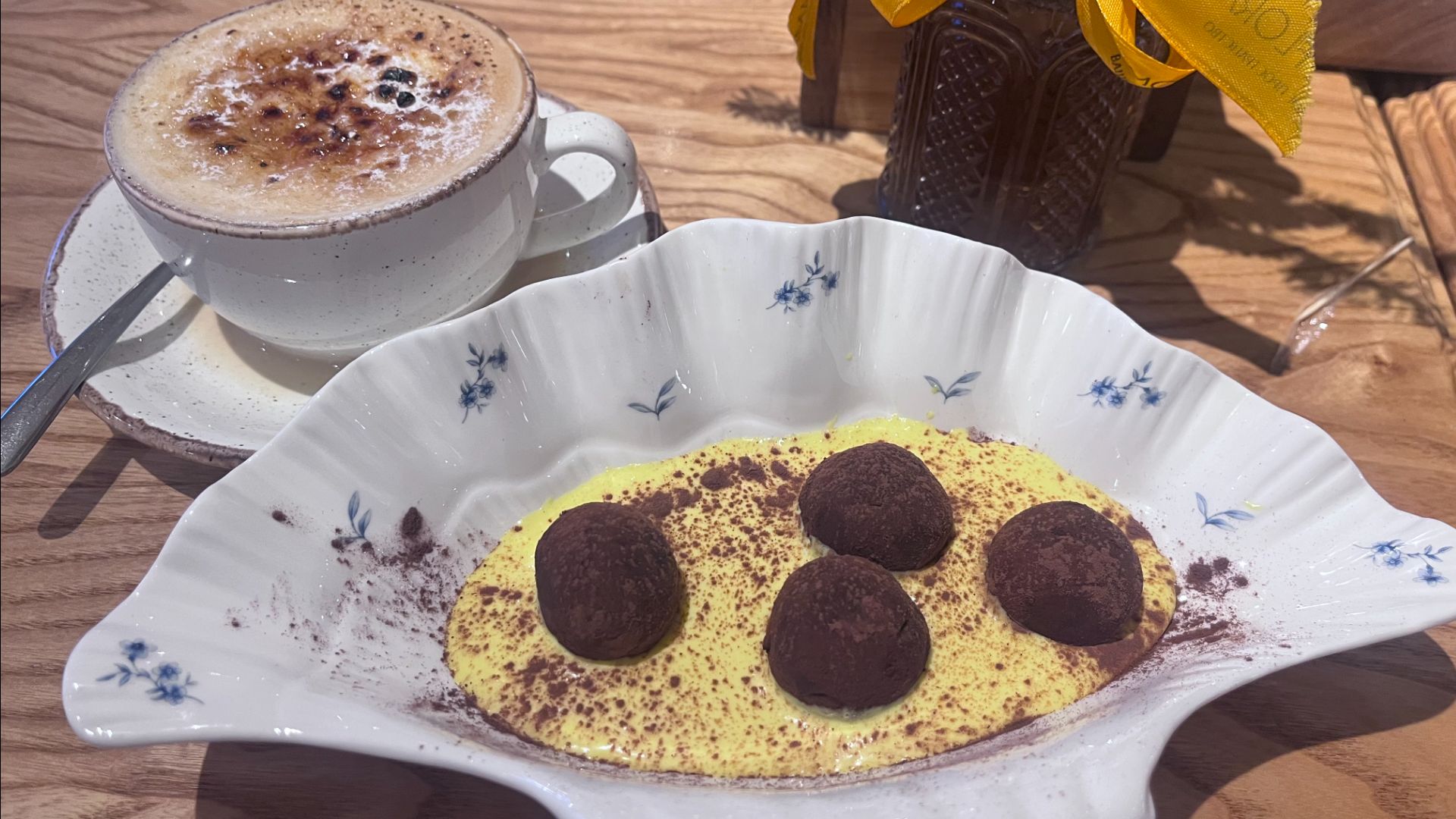 В ГОСТЯХ У ВНУЧЕНЬКИ И ДОЧЕРИ ЭЛИНЫ / ХОДИЛИ В ТЕАТР/ ПОСИДЕЛИ В РЕСТОРАНЧИКЕ смотреть онлайн