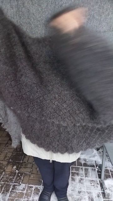89507716355 Тёплый, толстый, пуховый платок связан вручную из местного, козьего пуха. Натуральный . смотреть онлайн