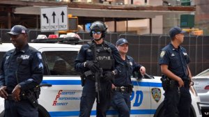 В США сотни демонстрантов протестуют против действий американцев в Венесуэле