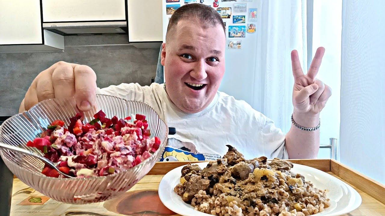 МУКБАНГ ПЕЧЕНКА с гречкой и грибами, салат винегрет / ОБЖОР печень куриная, винегрет / MUKBANG ASMR смотреть онлайн