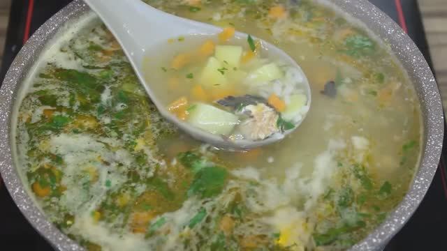 Рыбный суп из консервы за 20 минут. 🥣Быстро, вкусно и бюджетно. смотреть онлайн