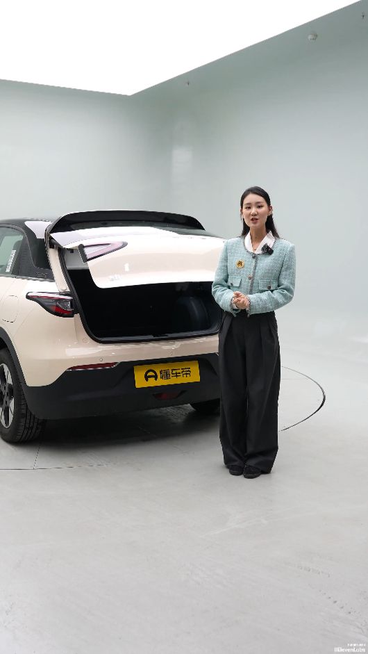 Geely Xingyuan - Пошаговое объяснение того, как пользоваться и открывать заднюю дверь багажника