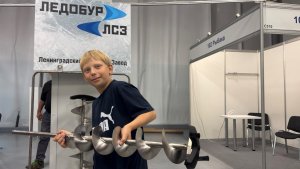 Титановый ледобур из Петербурга: «вечная» классика?