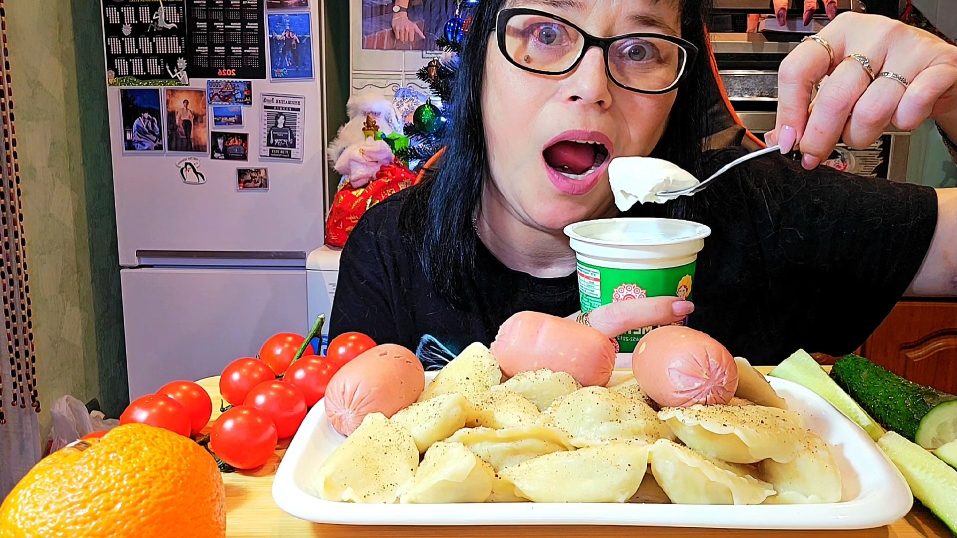 Мукбанг | Вареники с картошкой, Сардельки с сыром,Овощи | Обжор Асмр смотреть онлайн