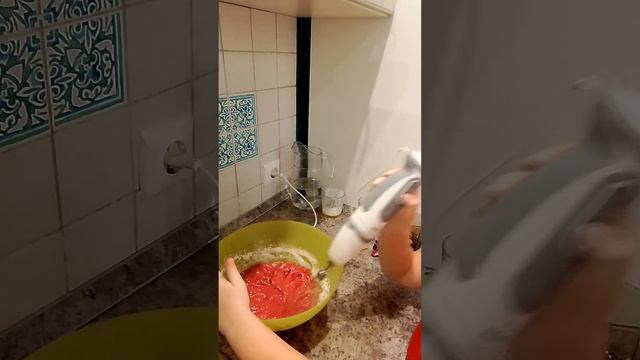 Красный бархат трайфл с клубникой смотреть онлайн