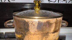 Стеклянные кастрюльки - получила еще один подарок.