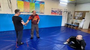 Спрятать признаки.