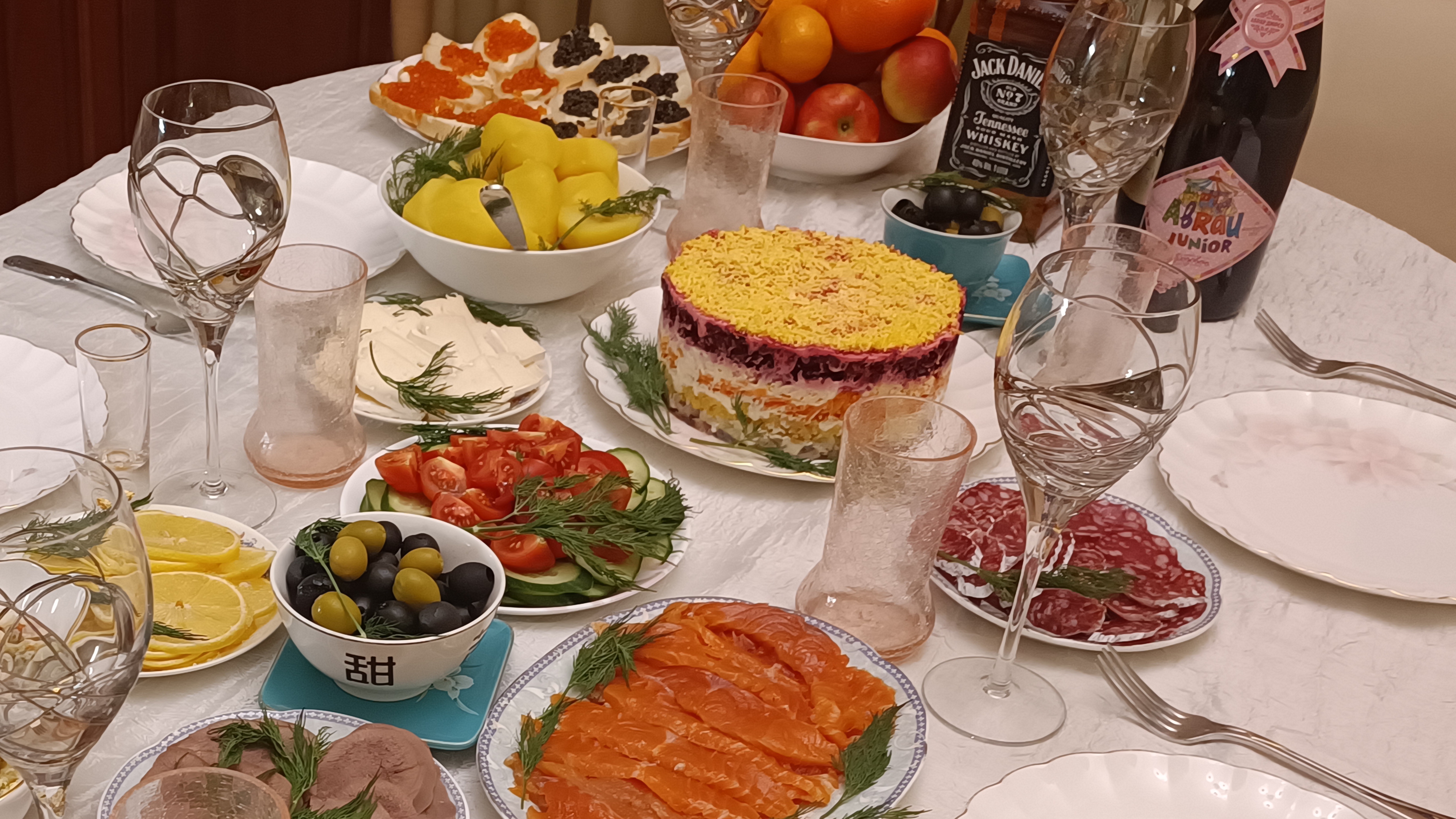 Селёдка под шубой, новогодний салат. смотреть онлайн