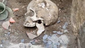 Обнаруженная нами могила потрясла мир ☺️ [ Странная охота за сокровищами с металлоискателем ]