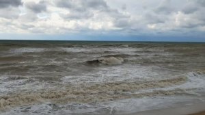 Шторм на Чёрном море в Севастополе.