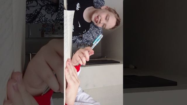 Мы с братом отдыхаем🥰 "он псих" смотреть онлайн