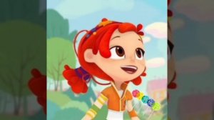 Алёнка поёт песню "Сластёны"