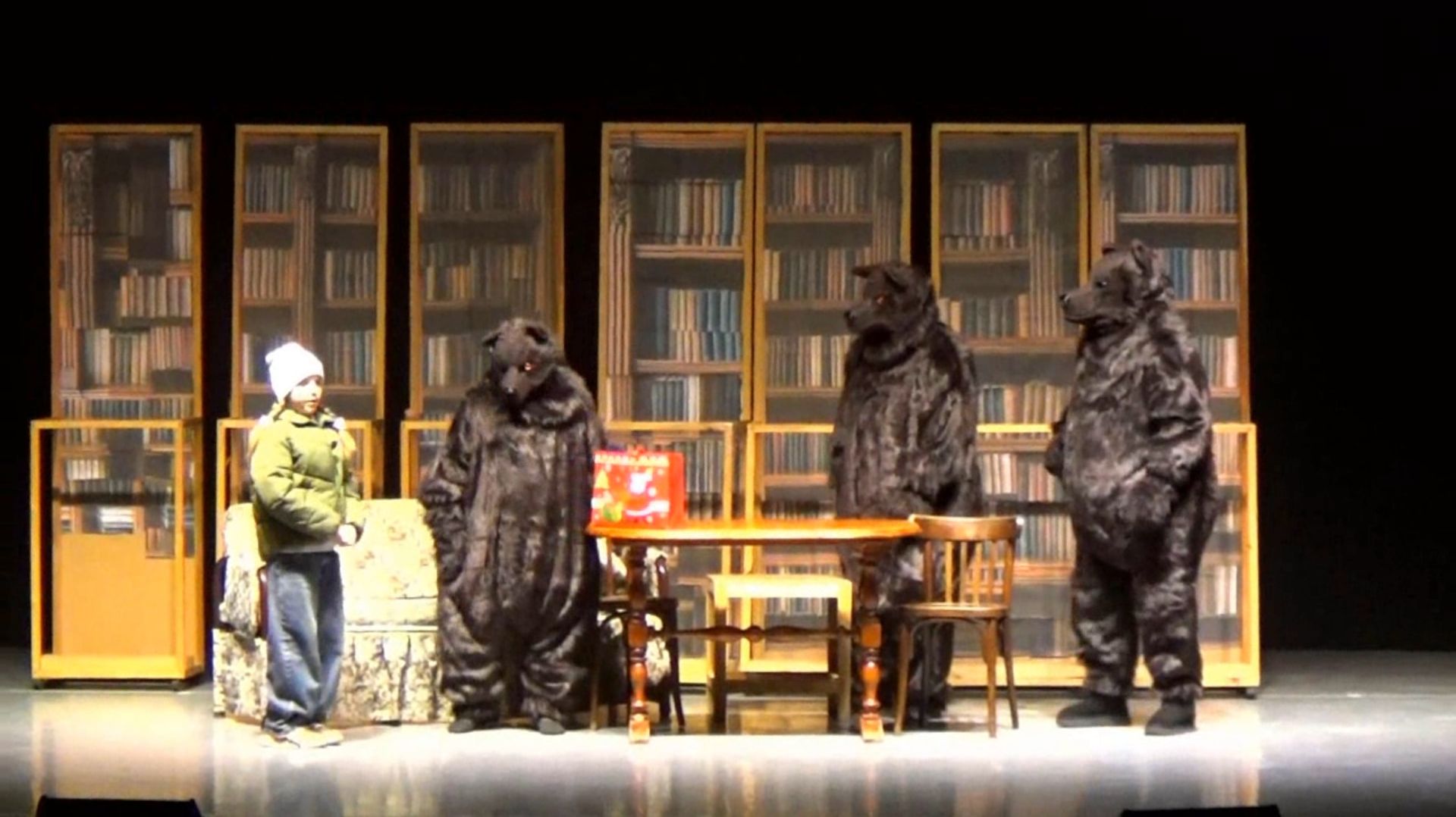 Спектакль «Срочно! Разыскиваются медведи!» в ДК.Спутник города Вязники смотреть онлайн