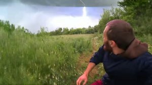 ПРИШЕЛЬЦЫ ЛЮТУЮТ ! СОЗДАВАЯ ИЛЛЮЗИЮ ПРИРОДНОГО АТМОСФЕРНОГО ЯВЛЕНИЯ ! ЗЕМЛЯНИН В ШОКЕ !!