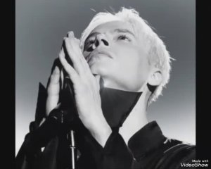 К Прекрасному... тихонько, нежно... Прикосновение... Хоть чуточку... хоть на Мгновение...