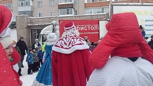 Дед Мороз и Снегурочка приехали в гости