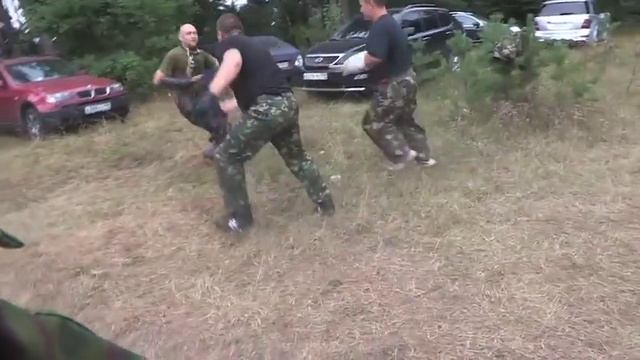 Бой против двух противников смотреть онлайн